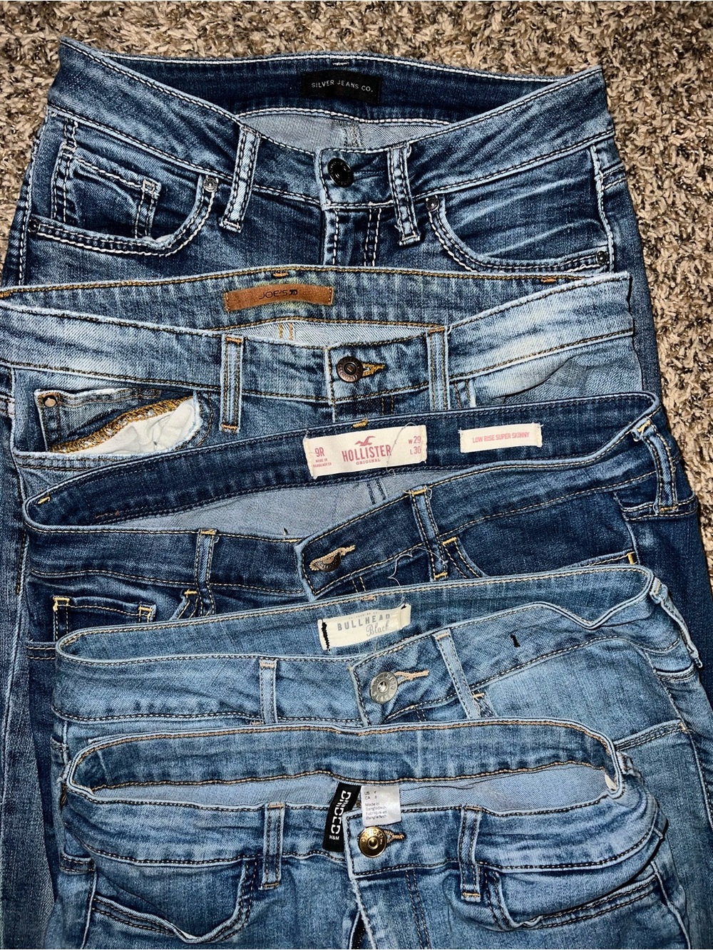 Women's skinny jeans lot of 5- Denim Silver Jeans, hollister, joes sizes 4-9 LOT